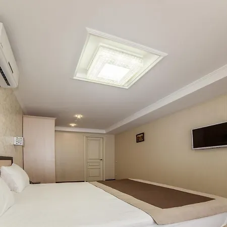Hotel & 3*