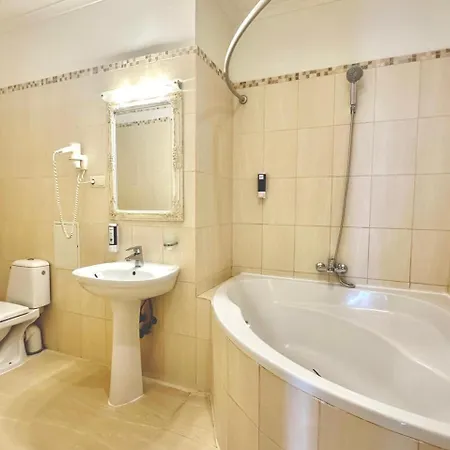 & Hotel 3*