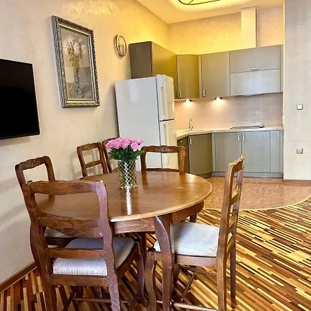 Aparthotel & 4*