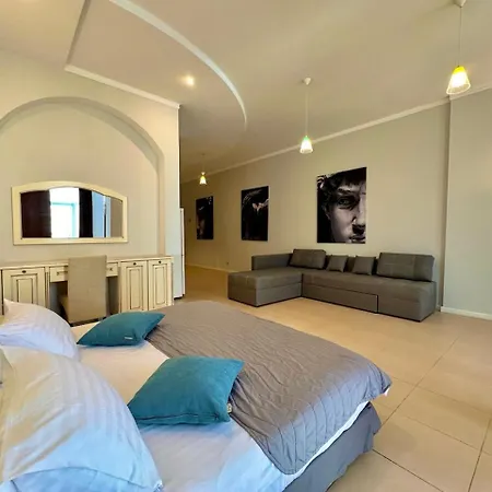 Aparthotel & 4*