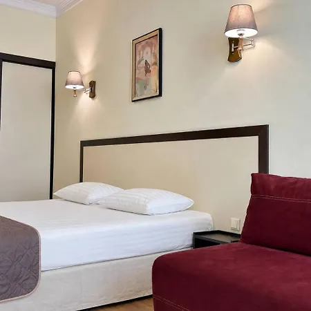Aparthotel & 4*
