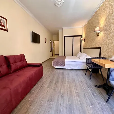& Aparthotel