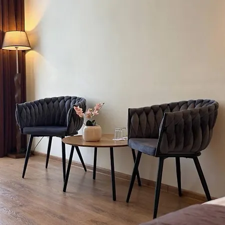 Aparthotel & 4*