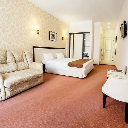 Ξενοδοχείο με διαμερίσματα & Οδησσός