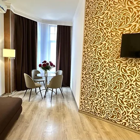 Hotel &