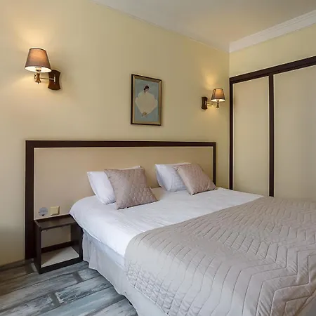 & 3* Odesa