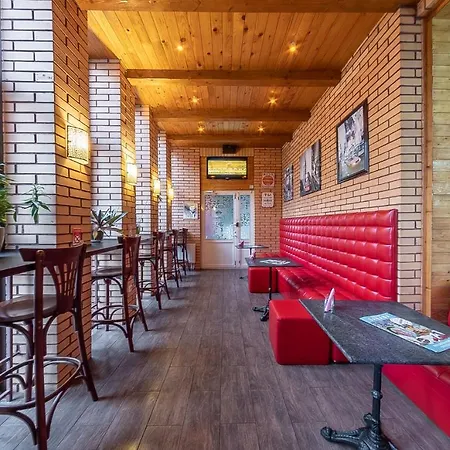 卡罗纳公寓酒店 3* 敖德萨