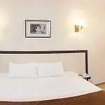 & 4*